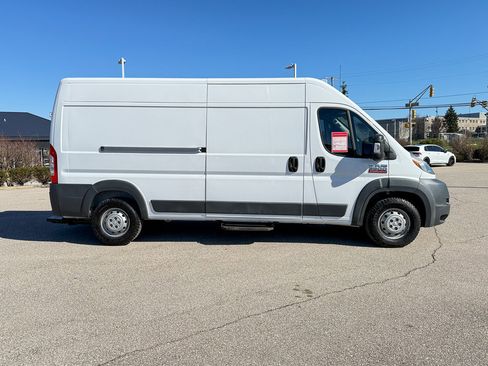 Used 2015 RAM ProMaster 3500 w/ Interior Convenience Group image 9
