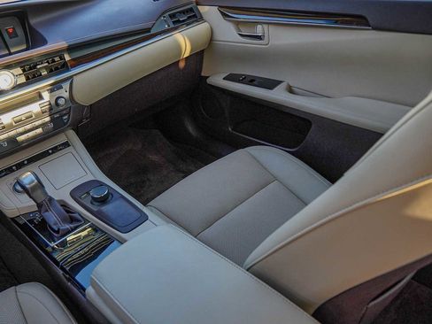 Used 2018 Lexus ES 350 image 29