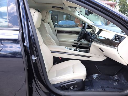 Used 2013 BMW 750Li RWD image 17