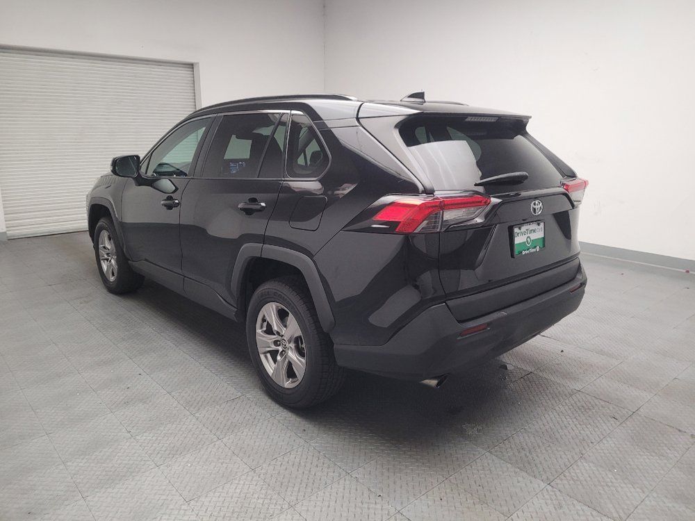 Used 2022 Toyota RAV4 XLE FWD image 5