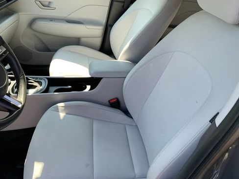Certified 2025 Hyundai Kona SEL AWD/4WD image 16