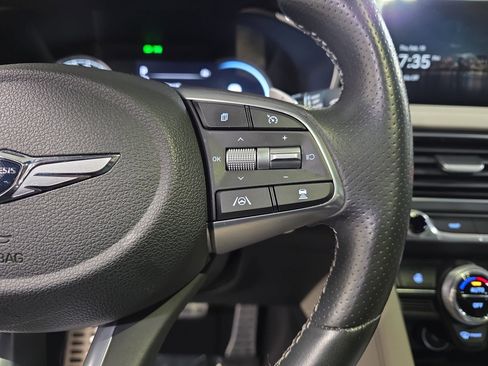 Used 2022 Genesis G70 3.3T w/ Sport Prestige Package image 17