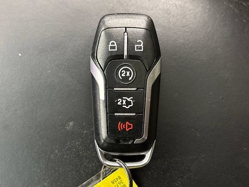 Used 2016 Ford Explorer Platinum AWD/4WD image 34
