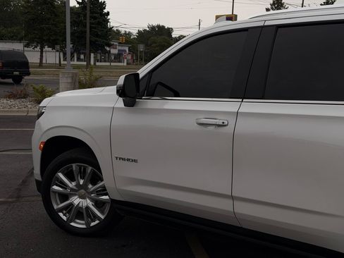 Used 2023 Chevrolet Tahoe High Country w/ Premium Package 2 AWD/4WD image 9