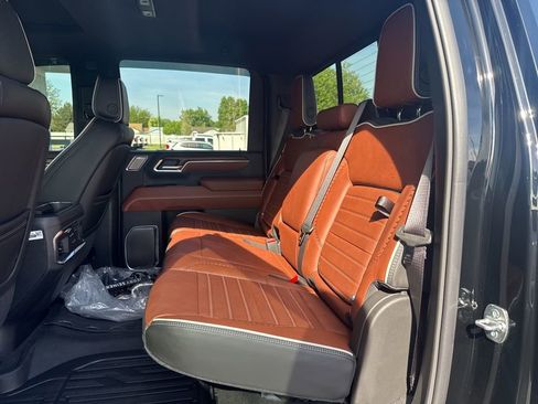 Used 2026 GMC Sierra 3500 Denali Ultimate AWD/4WD image 10