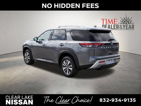 Used 2025 Nissan Pathfinder SL FWD image 5
