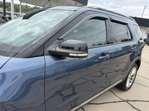 Used 2018 Ford Explorer XLT w/ Equipment Group 202A image 23