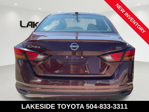 Used 2024 Nissan Altima 2.5 SV image 5