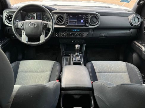 Used 2021 Toyota Tacoma TRD Off-Road AWD/4WD image 9