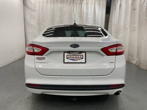 Used 2016 Ford Fusion SE FWD image 6