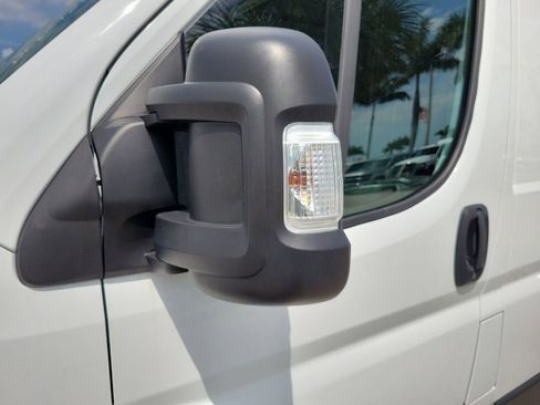Used 2025 RAM ProMaster 2500 w/ Convenience Group FWD image 7