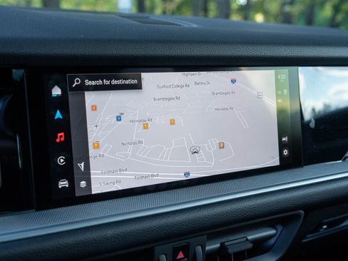 Certified 2025 Porsche Cayenne image 29