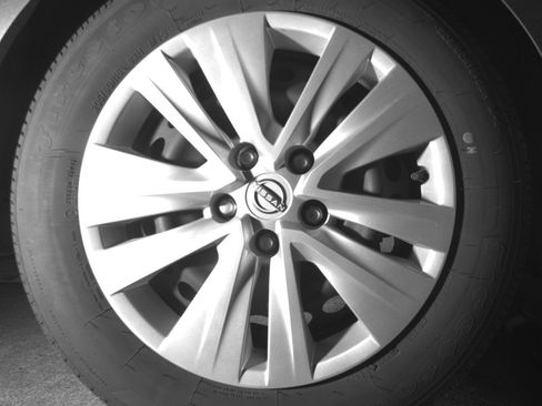 Used 2025 Nissan Sentra S FWD image 15