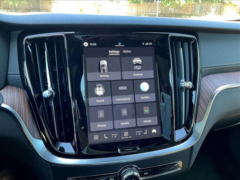 New 2026 Volvo V60 B5 Cross Country Ultra image 22