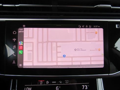 Used 2022 Audi Q8 Premium image 11