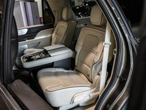 Used 2020 Lincoln Navigator Black Label w/ Cargo Convenience Package AWD/4WD image 36