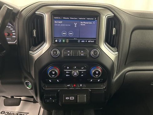 Used 2022 Chevrolet Silverado 2500 LT w/ Convenience Package image 19