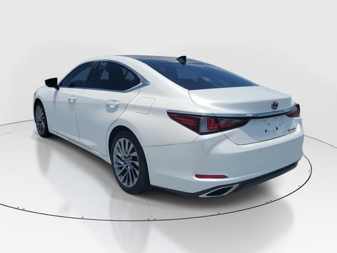 Certified 2024 Lexus ES 350 F Sport w/ Technology Package FWD image 4