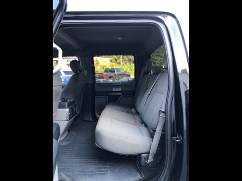 Used 2018 Ford F150 XLT w/ Equipment Group 302A Luxury image 15