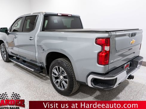 Used 2024 Chevrolet Silverado 1500 LT w/ Z71 Off-Road Package image 3