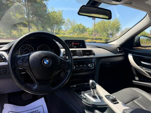 Used 2017 BMW 320i Sedan RWD image 14