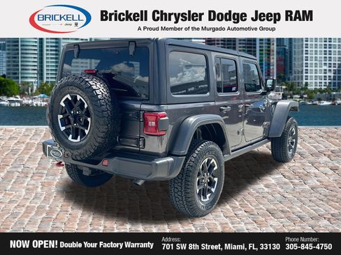 Used 2025 Jeep Wrangler Unlimited Rubicon AWD/4WD image 6