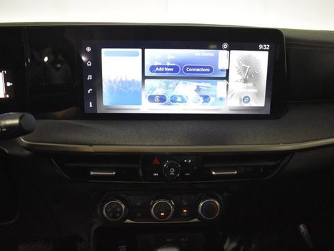 Certified 2025 Nissan Kicks SV w/ SV Premium Package AWD/4WD image 17