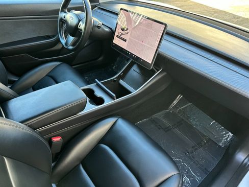 Used 2019 Tesla Model 3 Mid Range RWD image 17