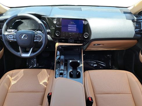Used 2025 Lexus NX 250 FWD image 9