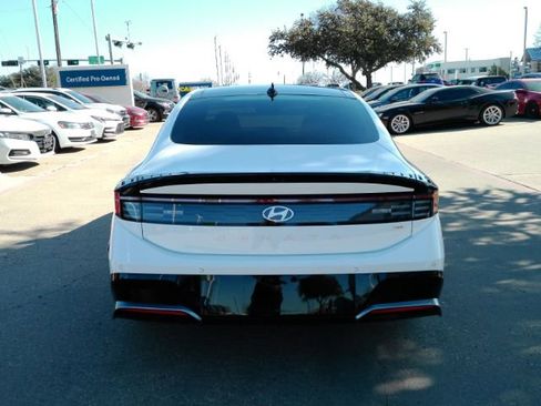 Used 2024 Hyundai Sonata Limited image 9