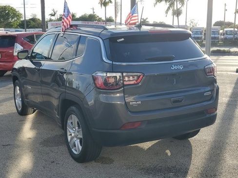 Used 2022 Jeep Compass Latitude FWD image 5