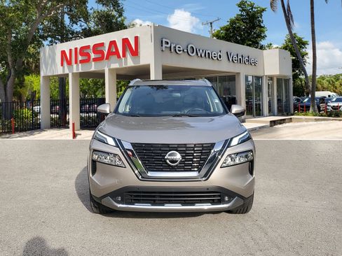 Certified 2021 Nissan Rogue Platinum image 2