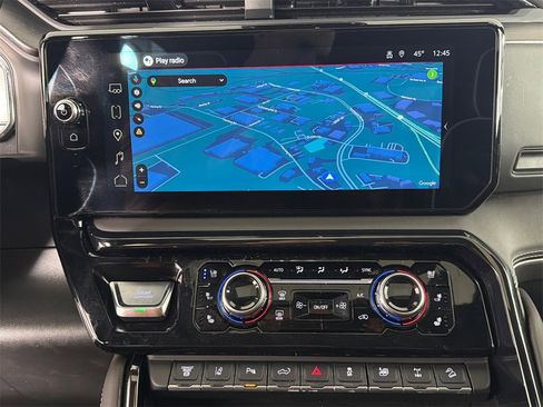 Used 2025 GMC Sierra 2500 AT4X image 3