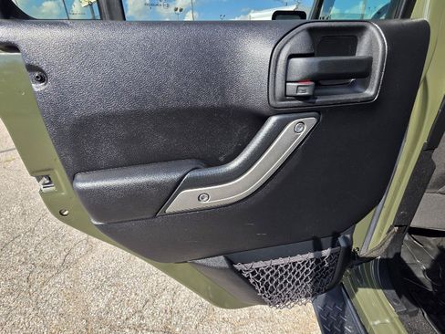 Used 2015 Jeep Wrangler Unlimited Sport w/ Quick Order Package 24S AWD/4WD image 29