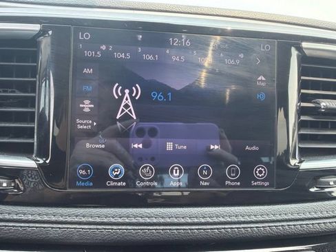 Used 2019 Chrysler Pacifica Limited FWD image 17
