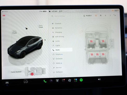 Used 2022 Tesla Model Y Long Range AWD/4WD image 25