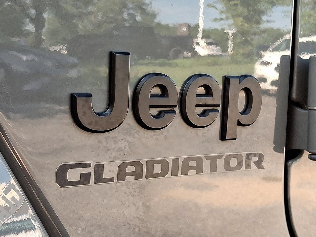 Used 2021 Jeep Gladiator Sport AWD/4WD image 29