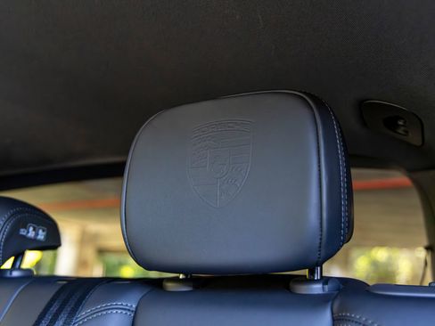 Certified 2024 Porsche Macan AWD/4WD image 47