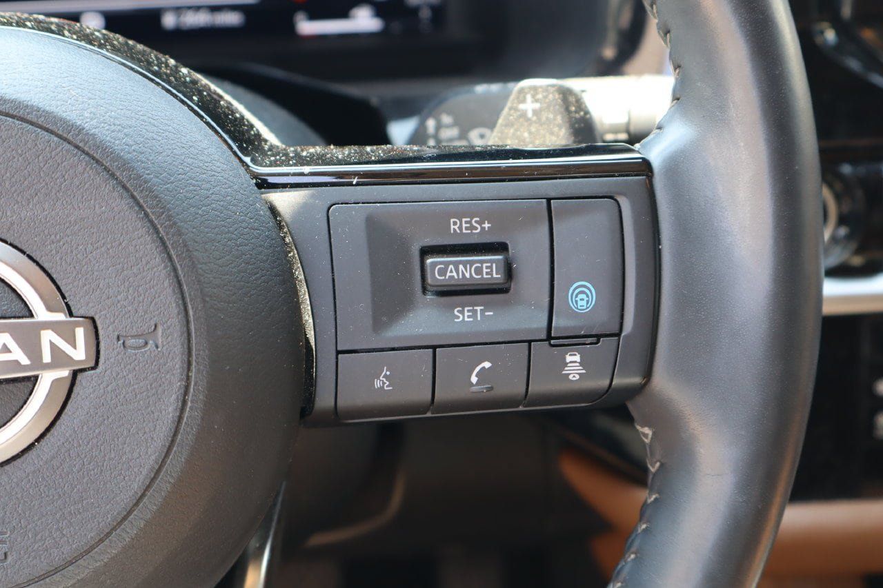 Used 2024 Nissan Pathfinder Platinum w/ Cargo Package FWD image 15