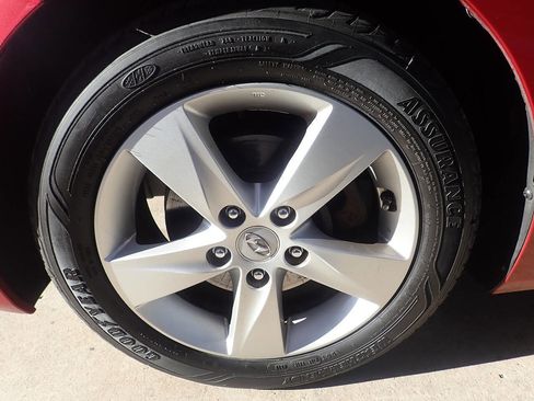 Used 2012 Hyundai Elantra GLS w/ Preferred Pkg 3 image 32