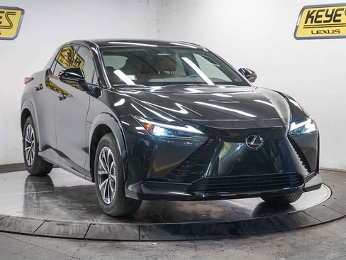 Used 2025 Lexus RZ 300e image 5