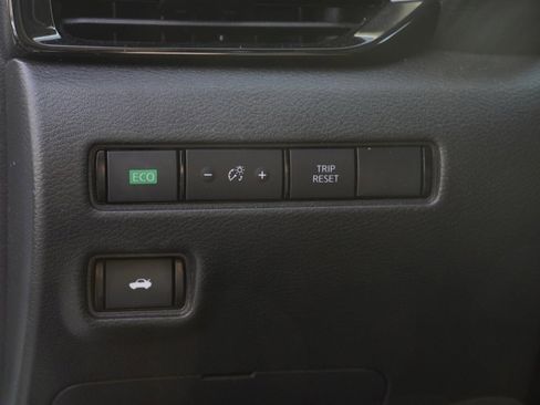 Certified 2024 Nissan Sentra SV image 9