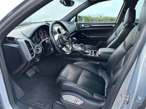 Used 2016 Porsche Cayenne image 11