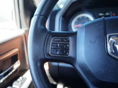 Used 2020 RAM 1500 Classic SLT image 25