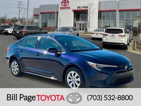 Used 2023 Toyota Corolla LE w/ Carpet Mat Package (TMS) FWD image 1