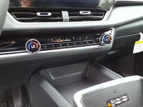 New 2026 Chevrolet Equinox LT w/ Convenience Package II AWD/4WD image 19