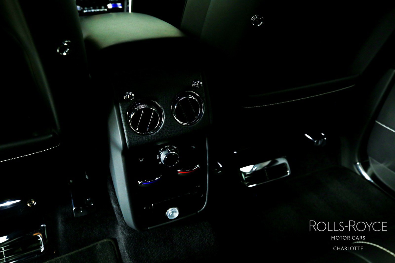 Used 2024 Rolls-Royce Cullinan AWD/4WD image 22