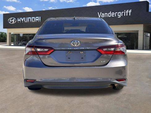 Used 2022 Toyota Camry LE image 8