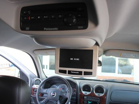 Used 2005 GMC Envoy XL SLT RWD image 31