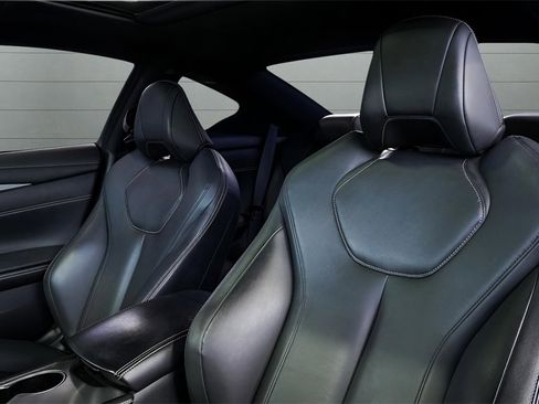 Used 2019 INFINITI Q60 3.0t Luxe w/ Essential Package image 2